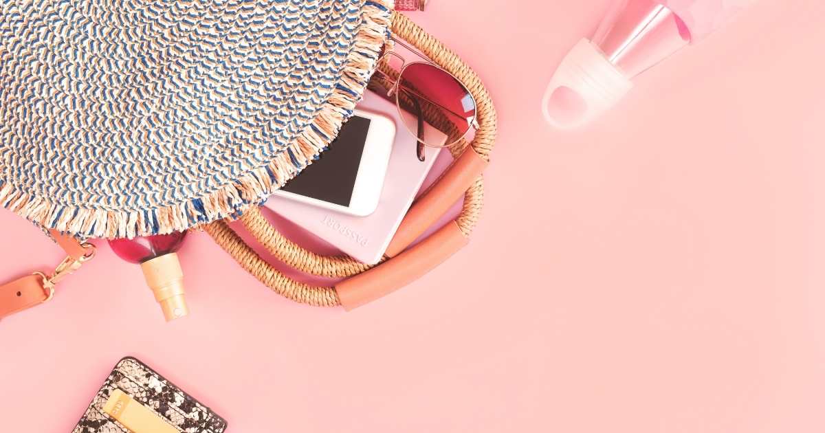 What’s in Your Purse? 100 Things to Put in Your Purse