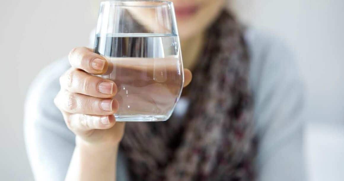 things to do first thing in the morning-drink water