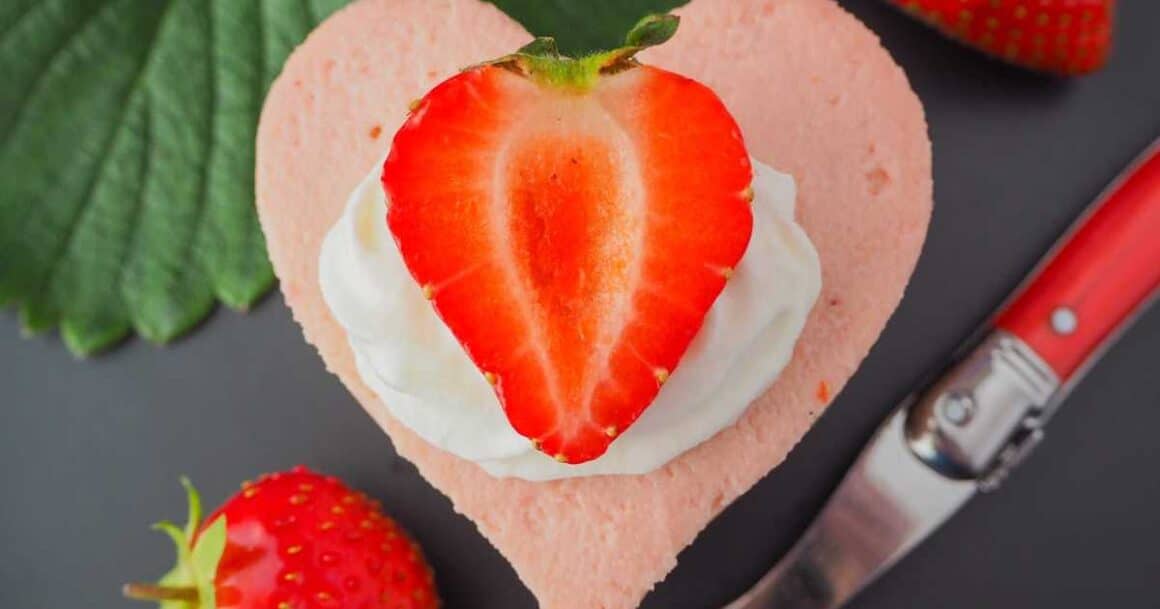 mini heart shaped cheesecakes