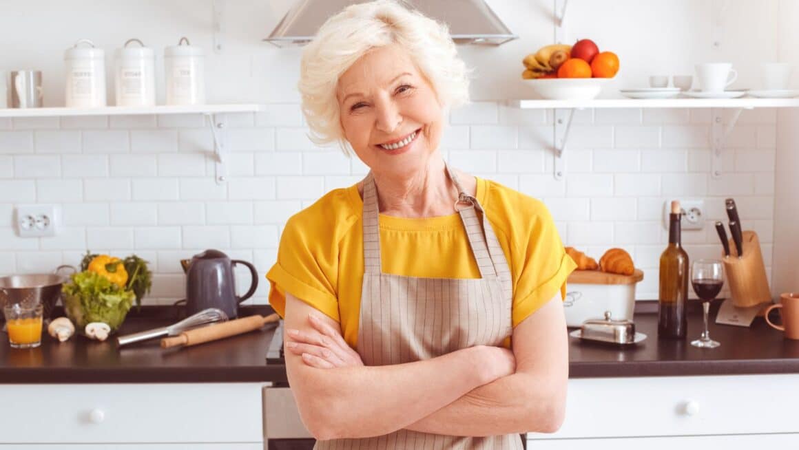 best hobbies for older ladies-cooking