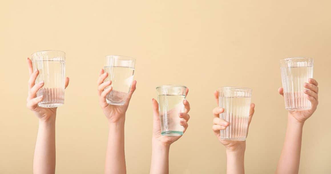 the beauty benefits of drinking enough water daily